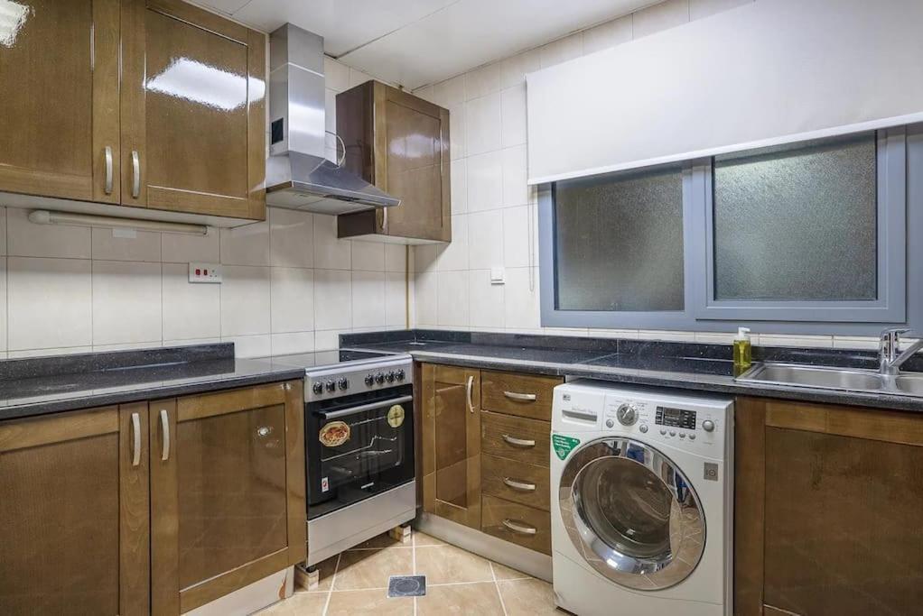 Lovely 3 Bedroom Front * Abu Dhabi