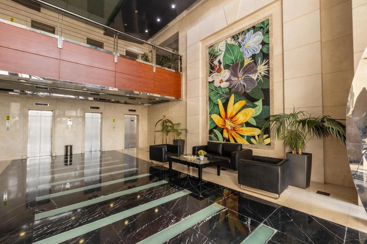 Lovely 3 Bedroom Front Abu Dhabi